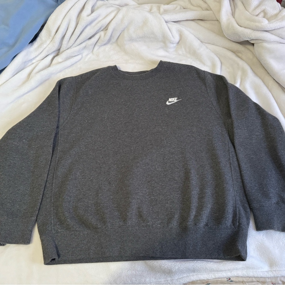 Gray Nike crew neck